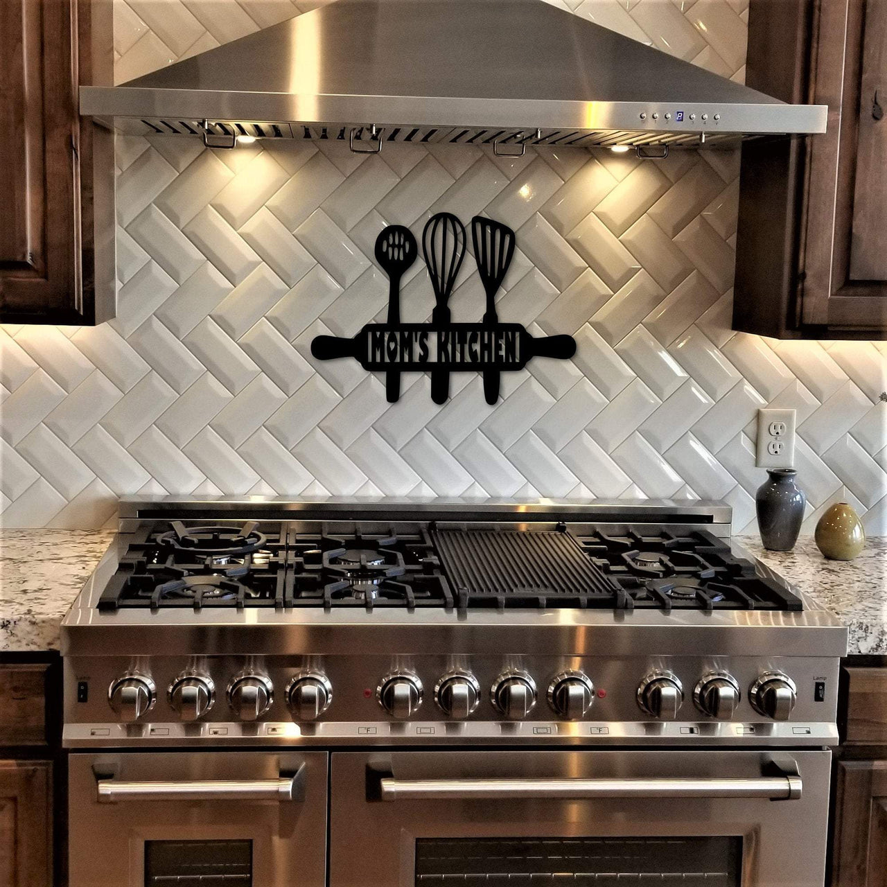 Mom&#39;s Kitchen Metal Wall Art | Metal Kitchen Decor | Mother&#39;s Day Gift for Mom or Wife | Personalized Kitchen Decor | Dining Room Sign